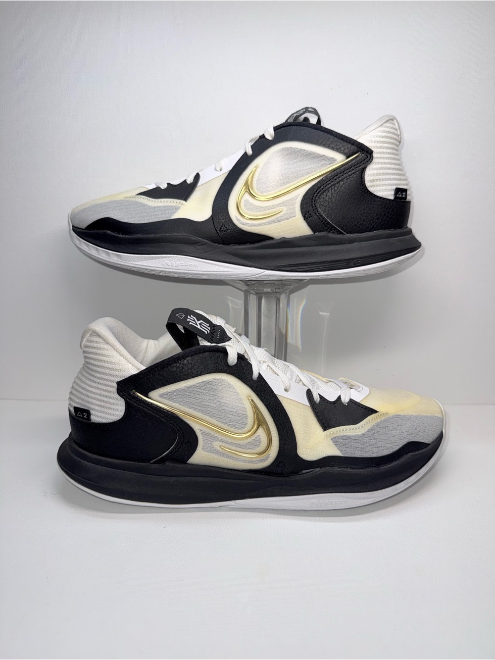 Nike air zoom KYRIE, Black White Cream Low-Top Basketball Metallic Gold